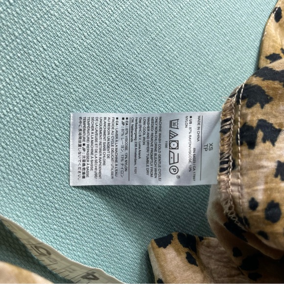 Banana Republic Cropped Top Blouse Leopard Print Balloon Sleeve Sz XS - Picture 12 of 13